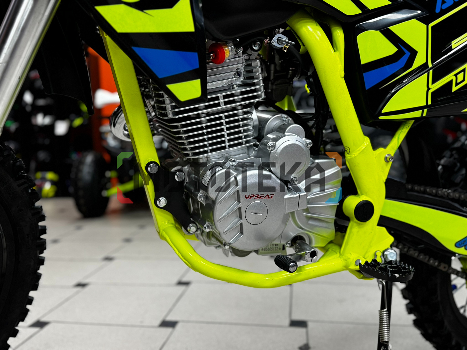 Техника в наличии! Мотоцикл кроссовый / эндуро Upbeat (Апбит) CB300/DB300 лимонный зелёный Техника в наличии! Мотоцикл кроссовый / эндуро Upbeat (Апбит) CB300/DB300 лимонный зелёный